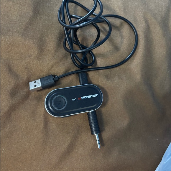 Monster Audio Adapter with USB and 3.5mm Jack - Picture 1 of 2